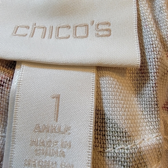Chico's size 1 (8-10) ankle cream color with floral pants. Has matching belt. - Picture 6 of 15